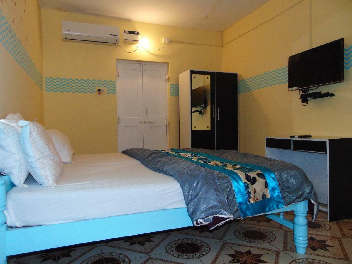 Oceanic Pearl Beach Guest House Калангуте Екстериор снимка